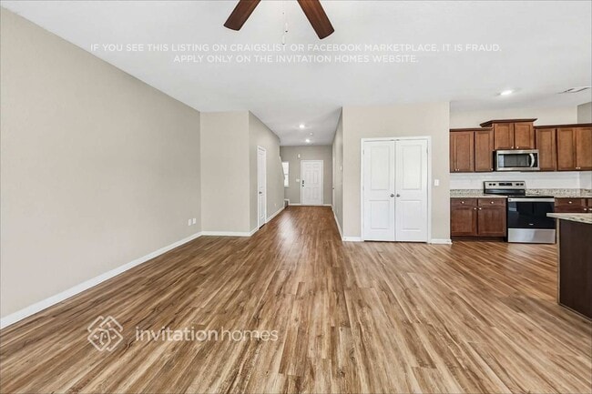 Building Photo - 407 Vermeer Ct