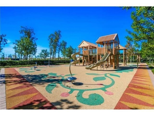 Building Photo - 74 Rose Arch