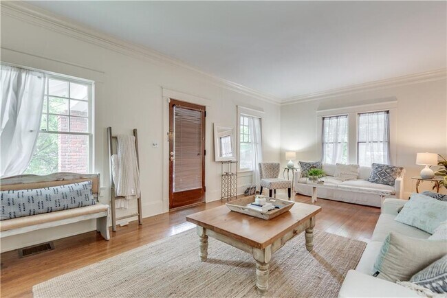 Foto del edificio - 159 Westminster Drive Northeast
