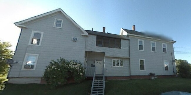 Building Photo - Spacious 2BR in Auburn with Off-Street Parking | $1,575 | AVAILABLE NOW