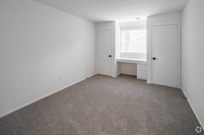 2BR, 1BA - 1,000SF - Bedroom - ReNew Parkville