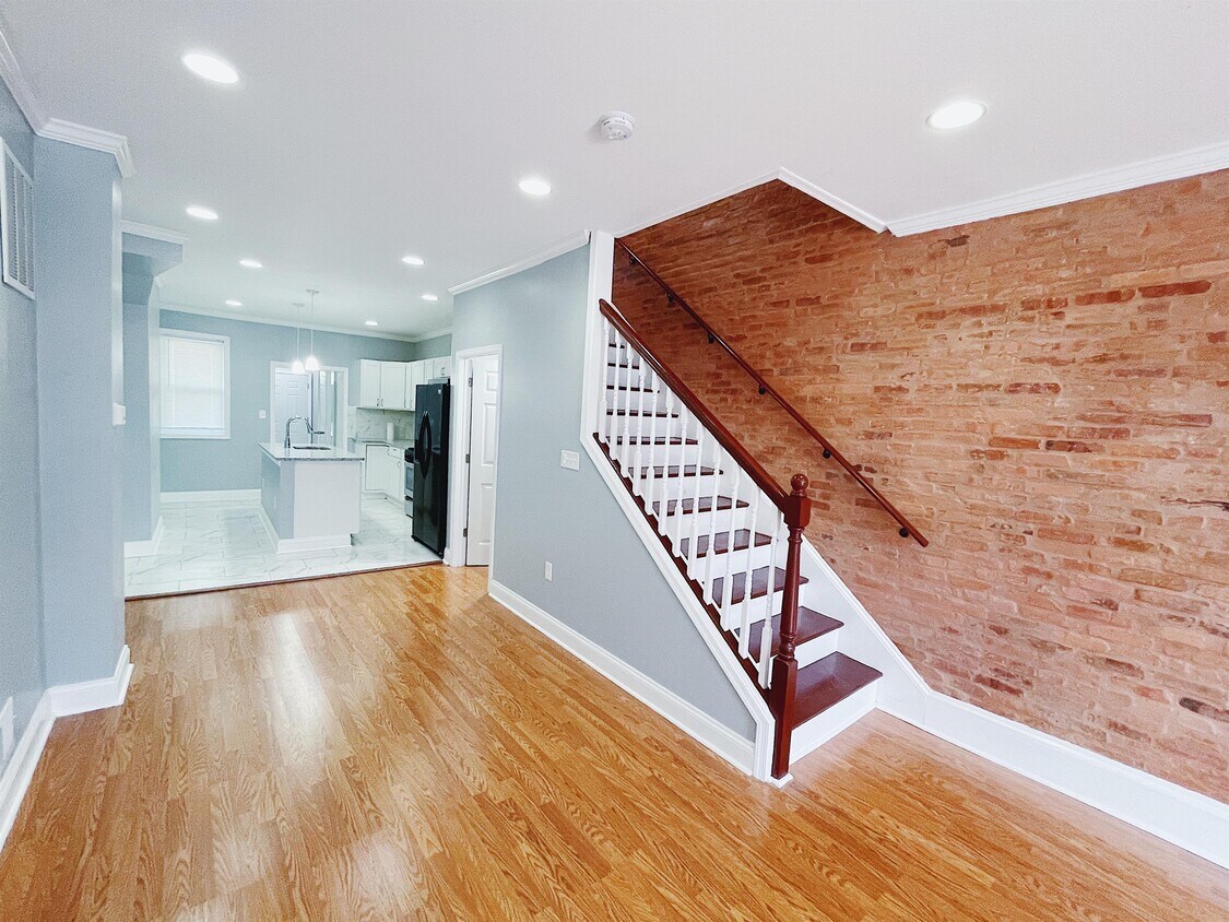 Primary Photo - 2806 Orleans St