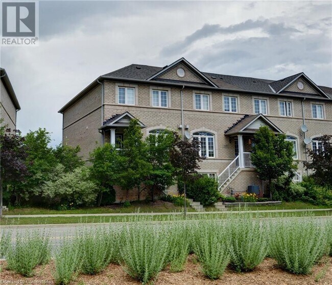Building Photo - 2313 Sutton Dr
