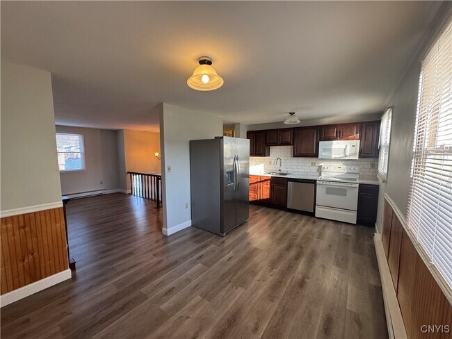 Foto del edificio - 8223 Lucchesi Dr