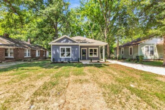 Building Photo - 557 Lundee St