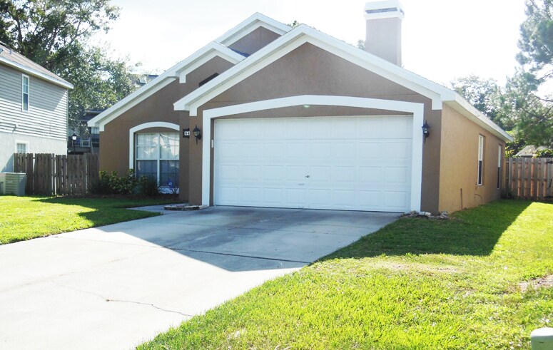 Foto principal - Lake Mary 3 Bed 2 bath Pool with Pet frien...