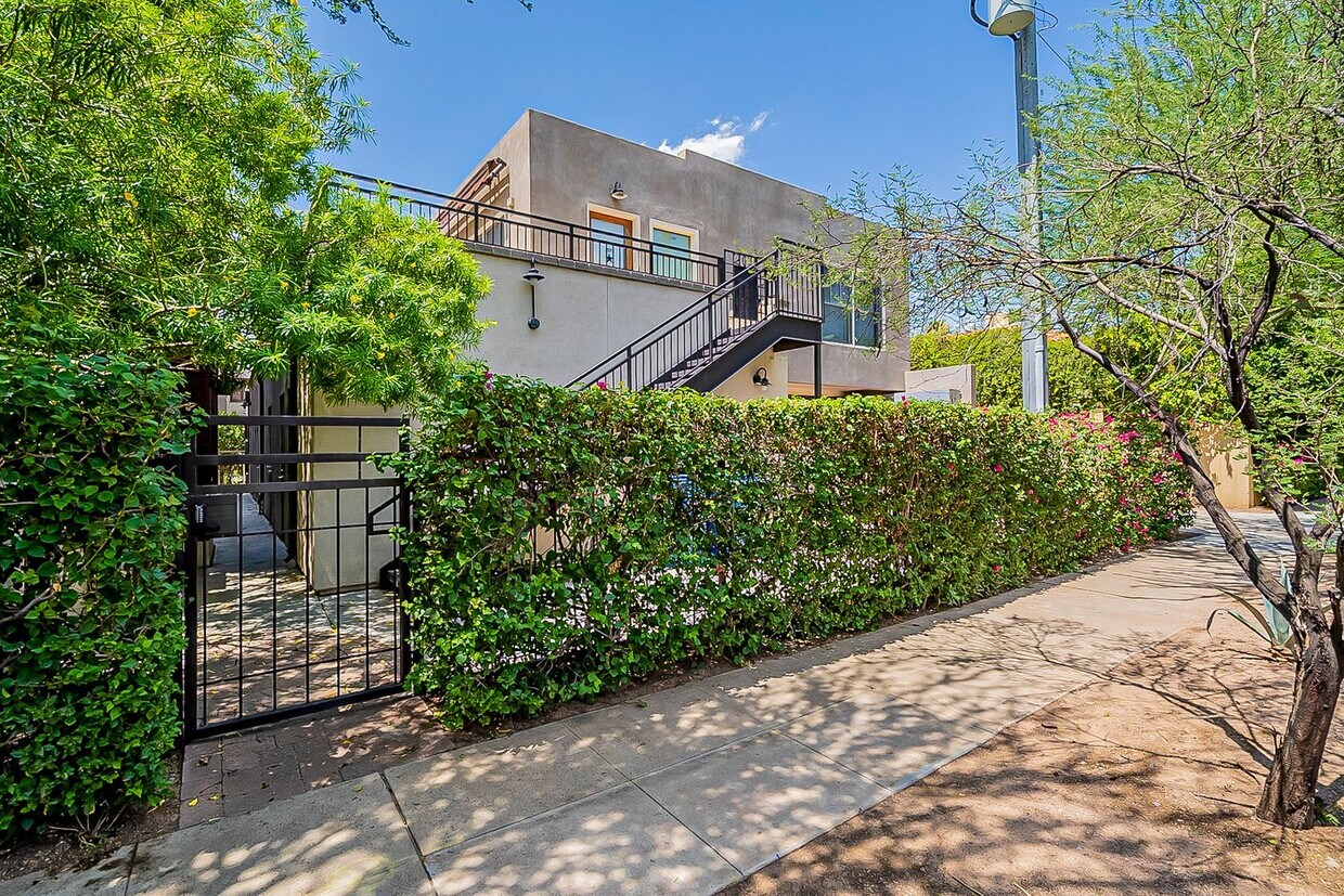 Foto principal - Live Downtown! Move Right In!