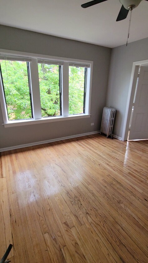 Primary Photo - 2916 W 64th St