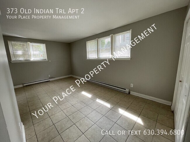 Building Photo - GREAT LOCATION! Freshly Painted! Studio Ap...