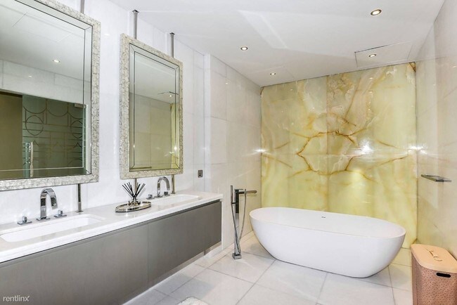 Foto del edificio - 2 br, 1 bath Condo - 1700 Glenbrook Dr # 40