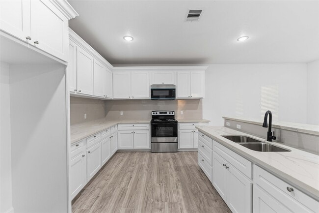 Building Photo - 8237 Madera Rd