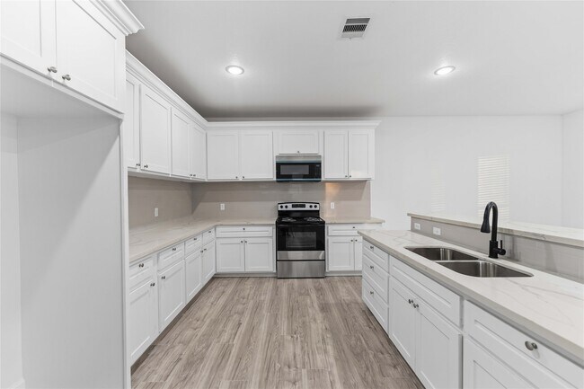 Foto del edificio - 8237 Madera Rd