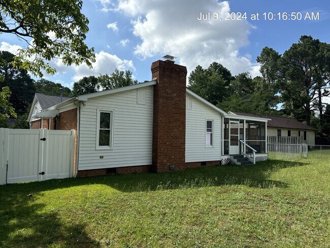 Building Photo - 5027 Chesapeake Road