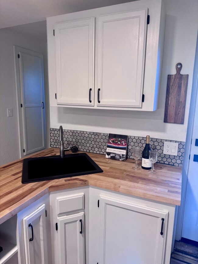 Kitchen - 1891 Bennett Meadows Ln