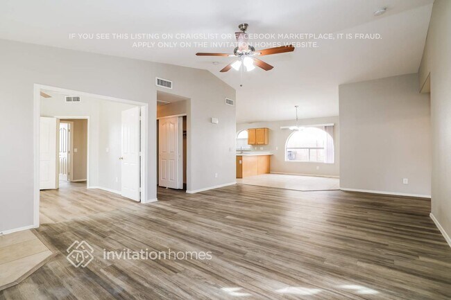 Foto del edificio - 12534 W Edgemont Ave