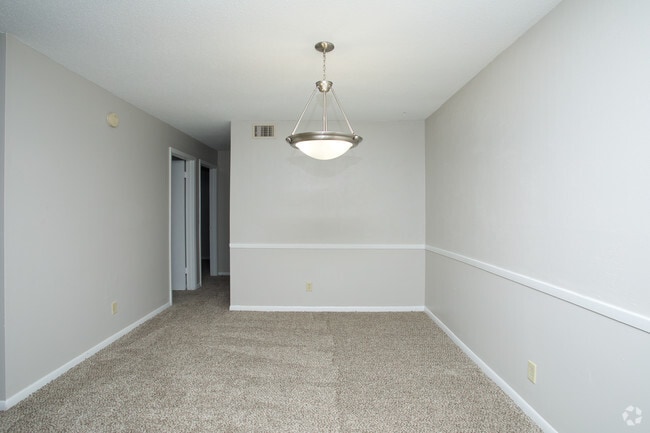 3BR, 2BA - 1300SF - Legacy of Dalton Apartments