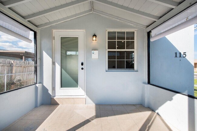 Foto del edificio - 115 SE 2nd St