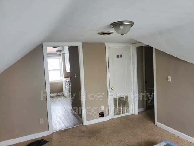 Building Photo - 1504 Sherbrook Rd