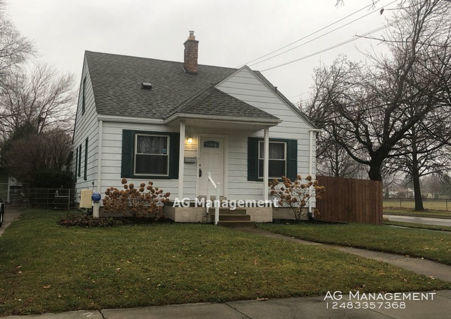Primary Photo - 800 N Kenwood Ave