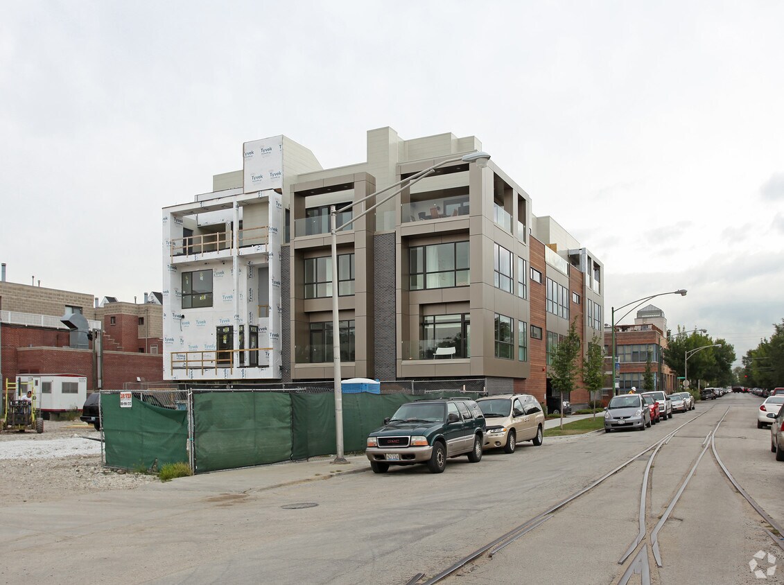 Building Photo - ROW2750
