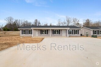 Building Photo - 25 Cottage Ln
