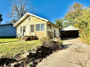 Building Photo - 1222 S Fess Ave