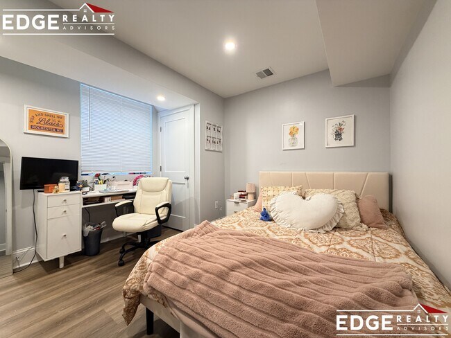 Foto del edificio - 80 N Beacon St