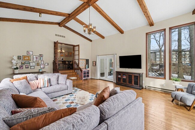 Foto del edificio - Spacious Batavia Retreat with Indoor Pool!