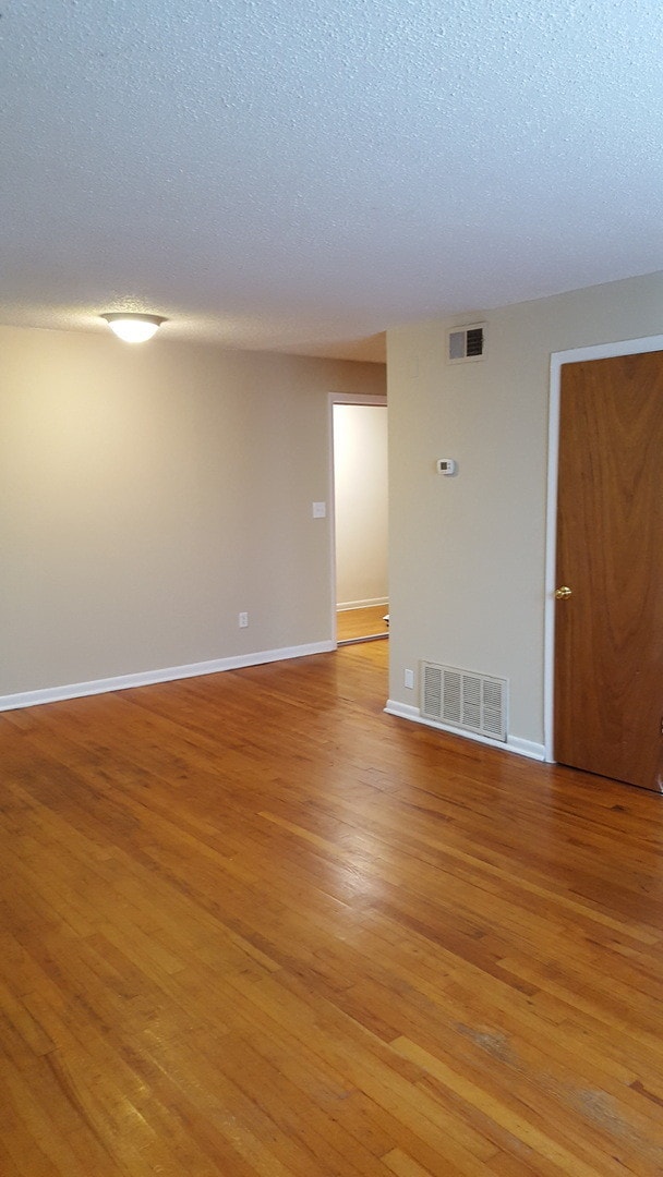 Building Photo - 2 Bedroom Apt in West End