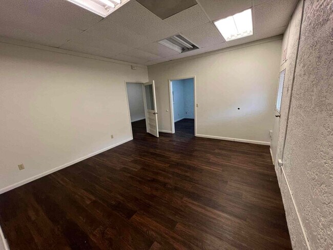 Building Photo - 38 N Zetterower Ave
