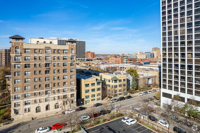 Foto aérea - 4310-4322 N Clarendon Ave