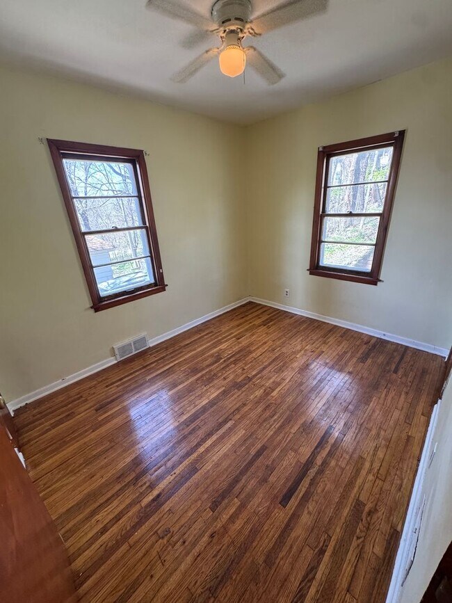 Building Photo - House for Rent