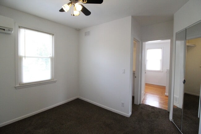 Building Photo - November FREE On This One Bedroom One Bath...