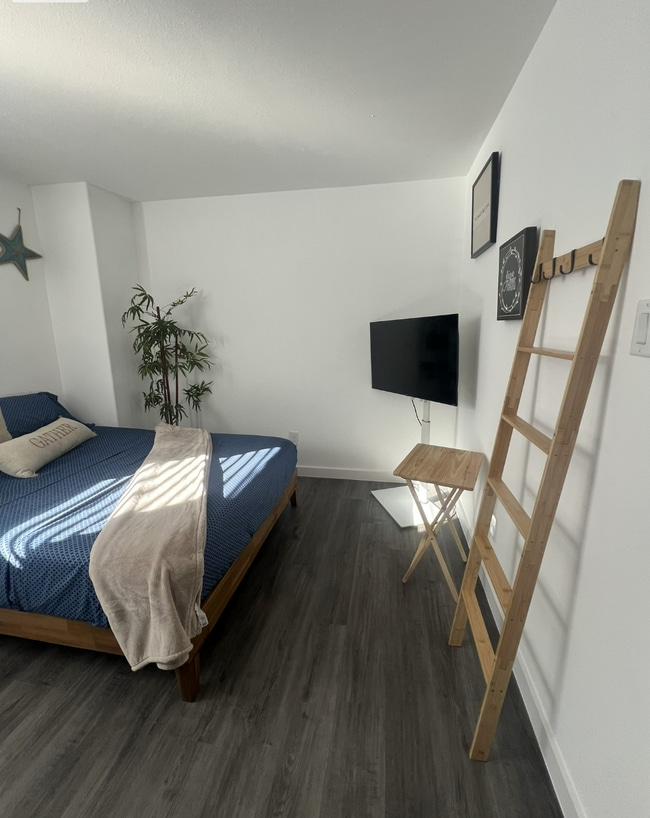 Building Photo - 8124 Sterlingshire St