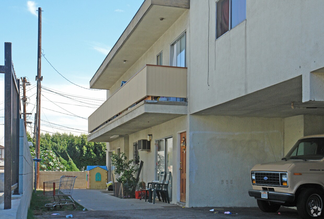 Foto del edificio - 2650 Corning St