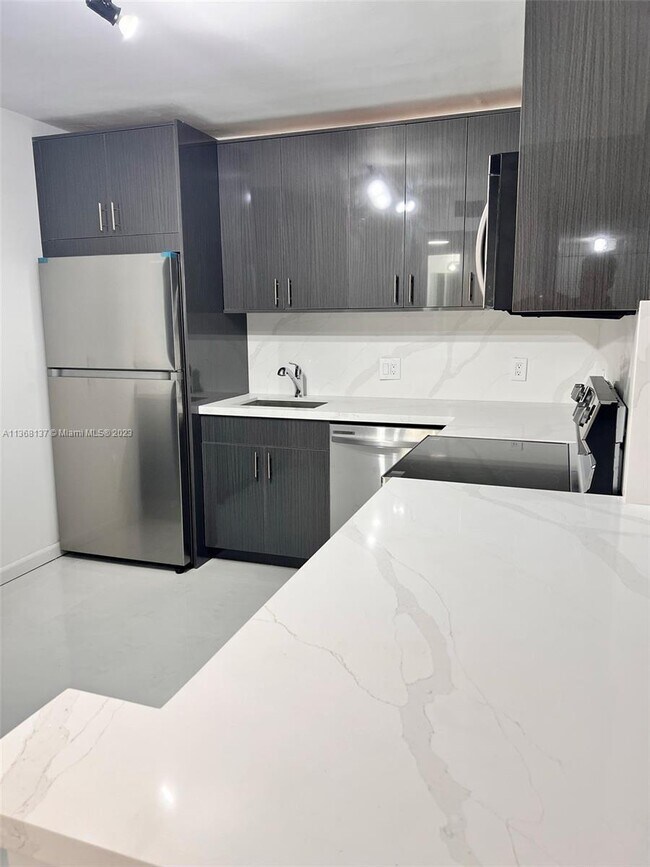 Foto del edificio - 2801 NE 183rd St