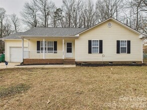 Building Photo - 1020 Ashford St