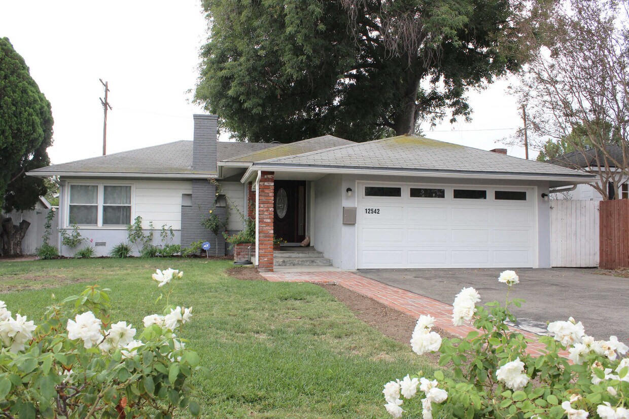 12542 Collins St, Valley Village, CA 91607 House Rental in Valley Village, CA
