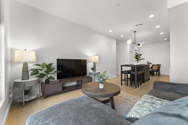 Building Photo - 35 W 2nd St