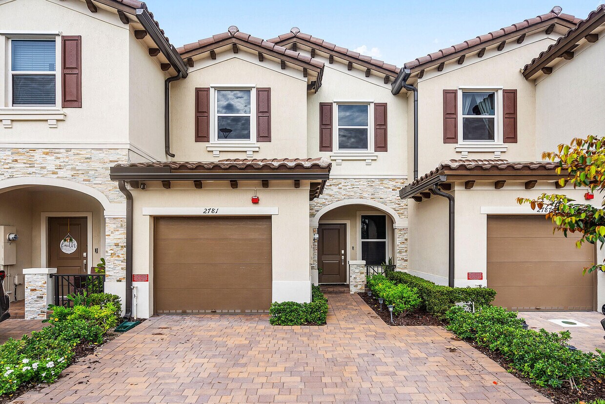 Primary Photo - 2781 NW 55th Way