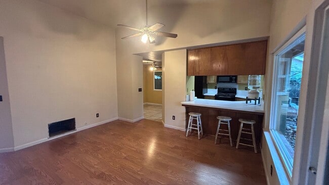 Foto del edificio - 4609 Wessex Ln