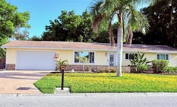 Building Photo - 2720 Goldenrod St