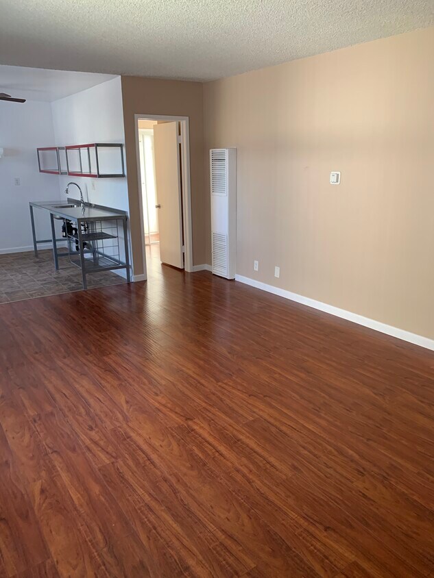 Primary Photo - 1140 Wilcox Pl