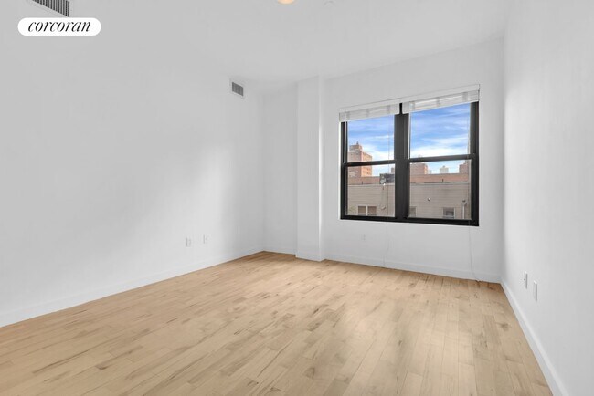 Building Photo - 227 E 111th St
