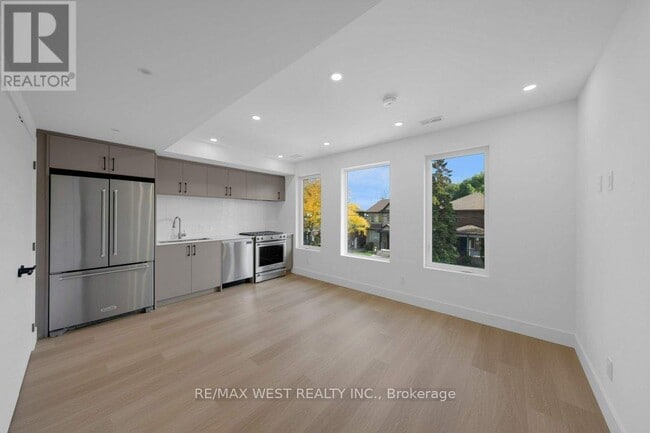 Building Photo - 502 Atlas Ave