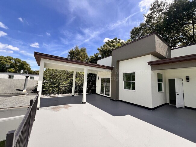 Photo - 21 N Hampton Ave House