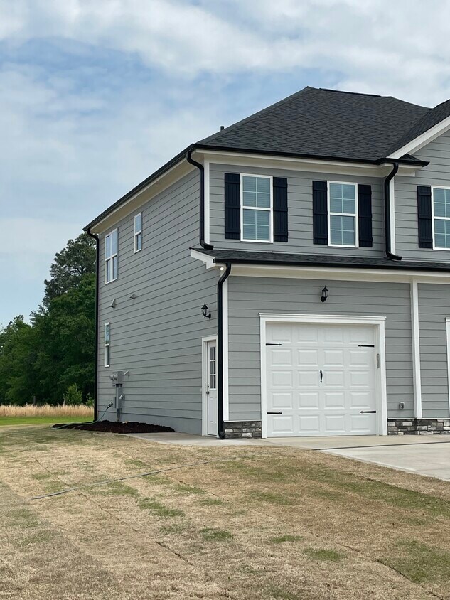 7721 Barefoot Rd, FuquayVarina, NC 27526 Townhome Rentals in Fuquay