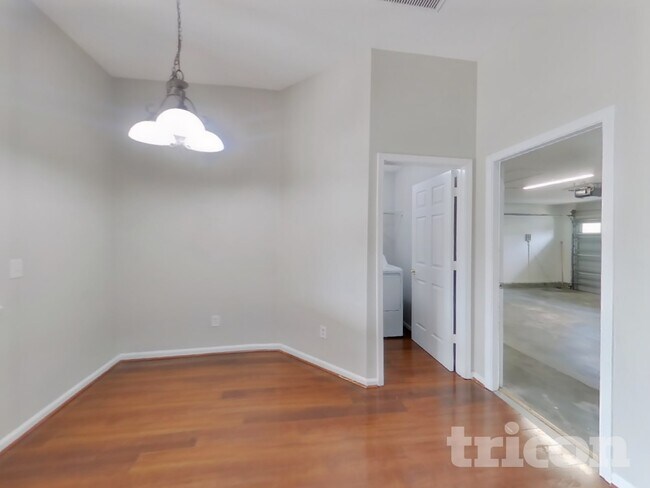 Building Photo - 3582 White Cow Ct