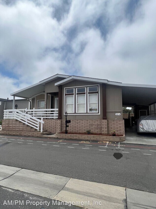Foto principal - 2 br, 2 bath House - 4202 Lahaina Dr. #11