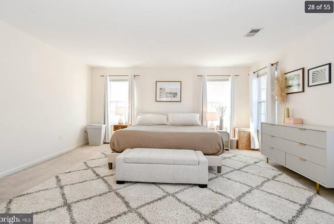 Foto del edificio - 8214 Warfield St
